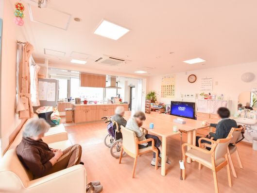 共有キッチンと談話室