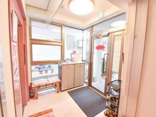 エントランス内部