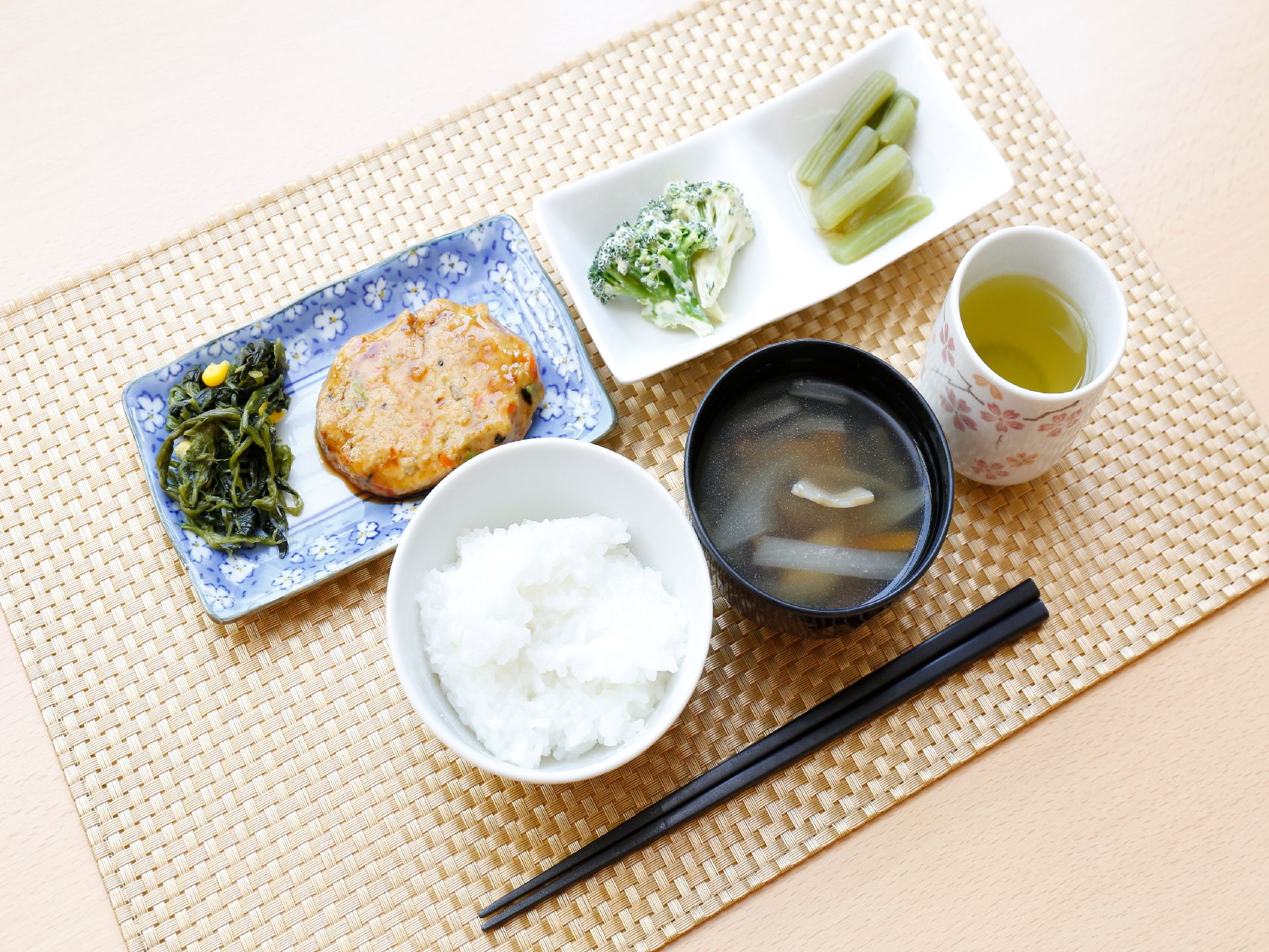 さつま揚げをおかずとしたヘルシーメニュー。