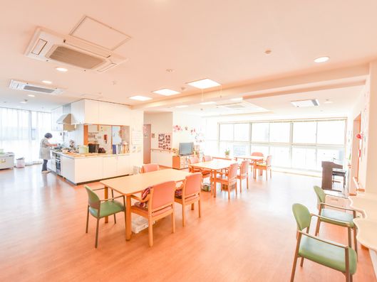 明るいダイニングルーム