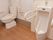 トイレは男性用も女性用もあり、それぞれに手すりが配置されているので、安全である。呼び出しボタンが設置されていて安心である。