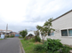 静かな住宅街にある施設