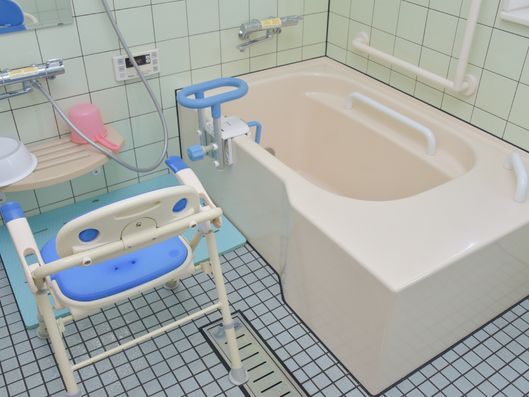 入所者に優しいバスルーム