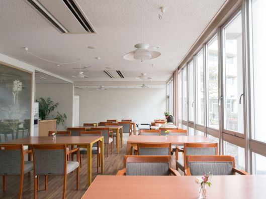 食堂は見晴らしのいいロケーション