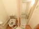 バリアフリーのトイレと洗面所