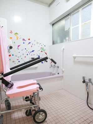 介助も万全なバスルーム
