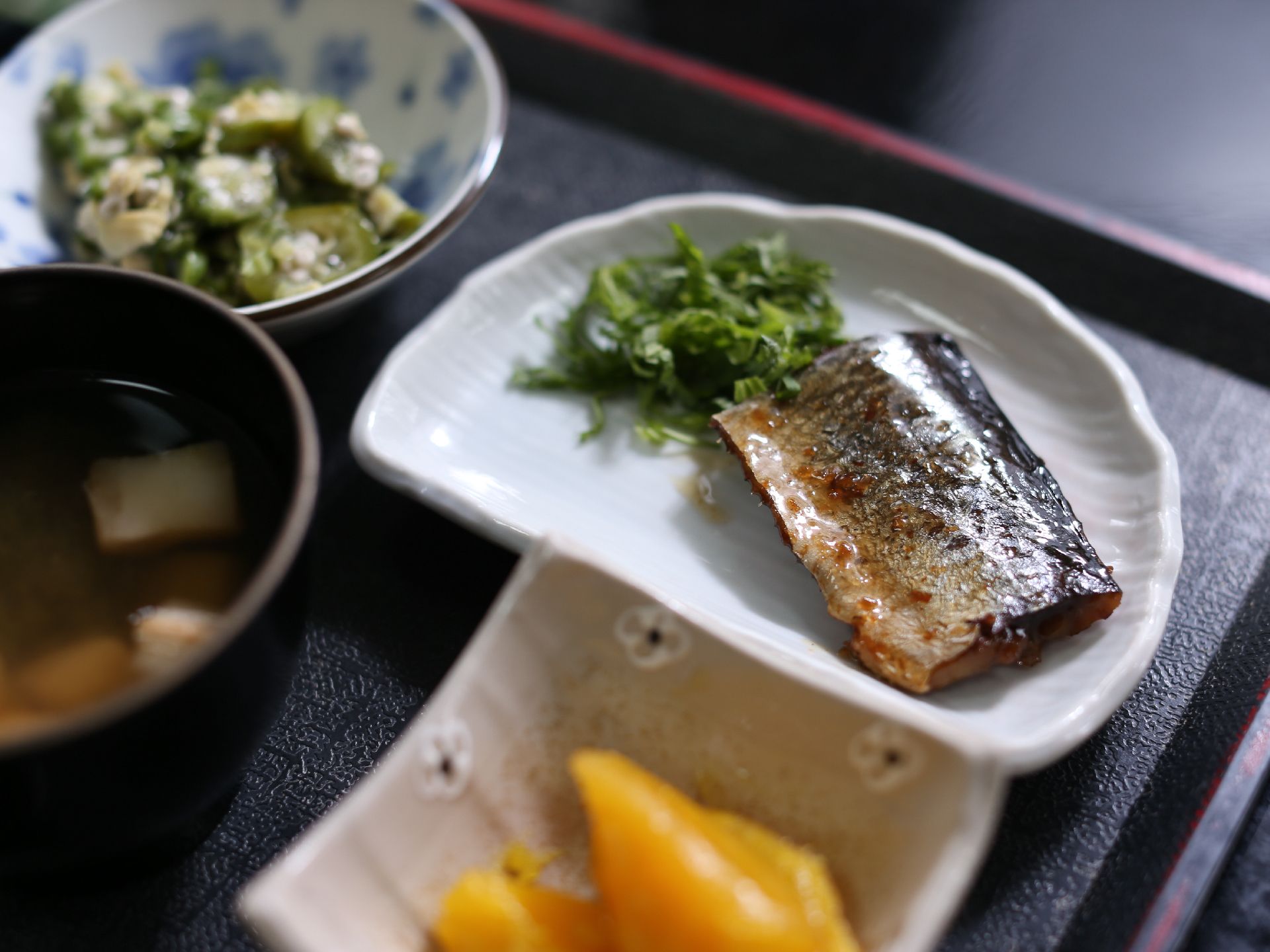 色々なメニューがある食事の中でも、特に焼き魚は高齢者向けにバリエーションも豊かであり、中心の食材となっている。