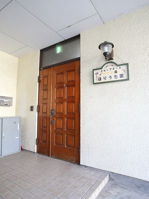 玄関の横にある看板