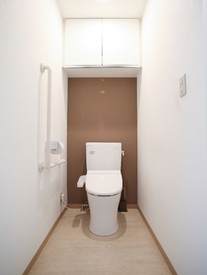 横幅の狭いトイレ