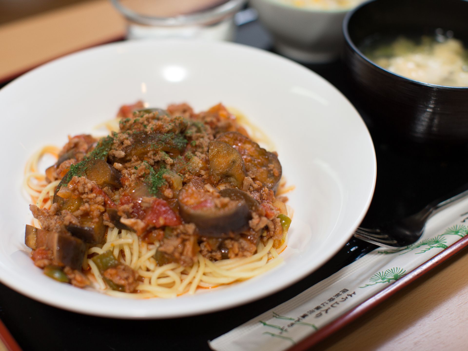 一日三食飽きが来ないように、時にはスパゲティなど若者が食べるようなオシャレなメニューが食事として出されることもある。