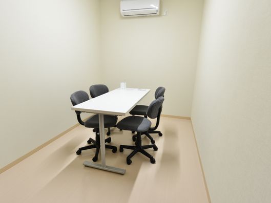 会議室のような共有スペース