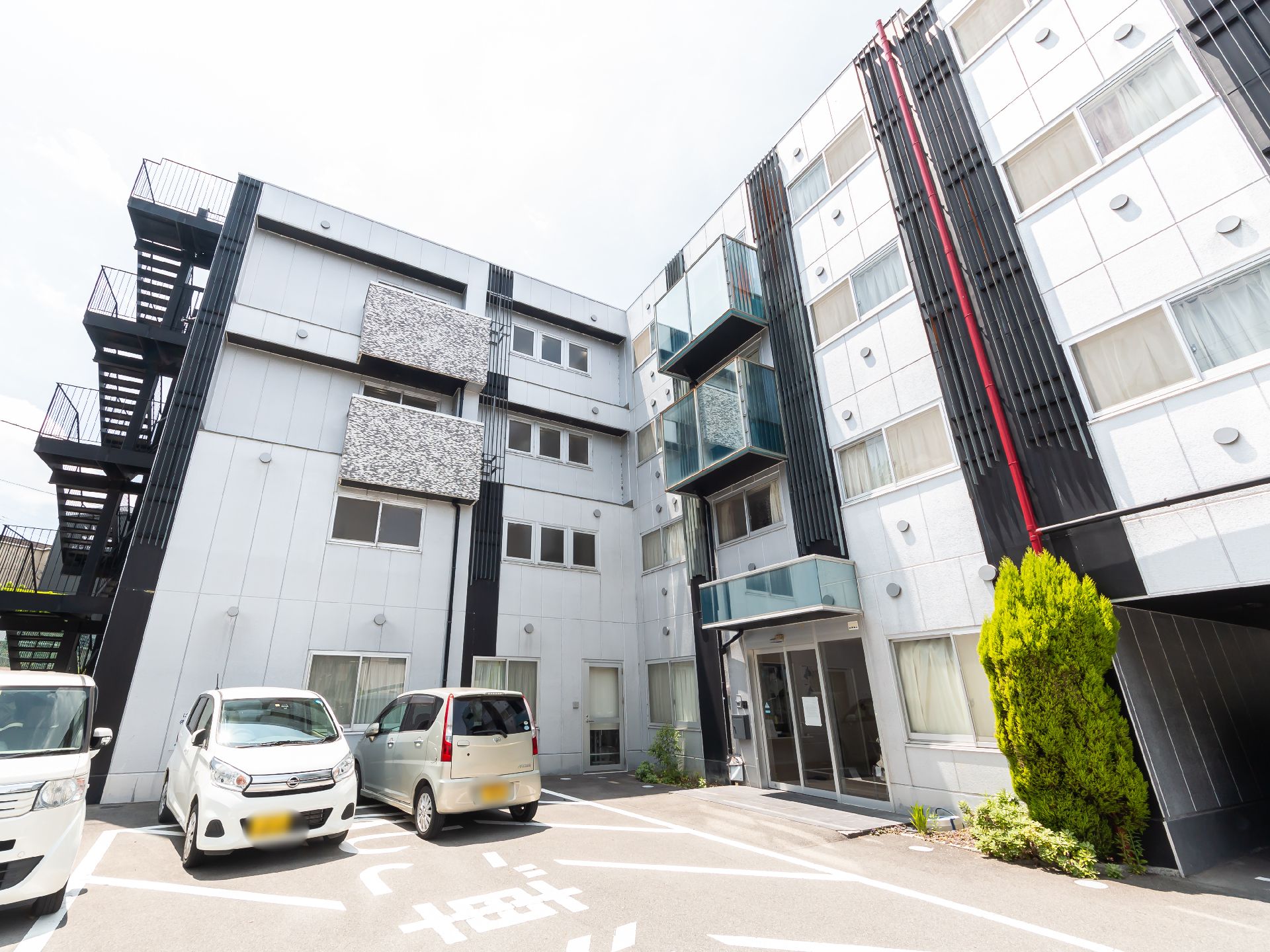 デザイン性のあるお洒落な施設の外観