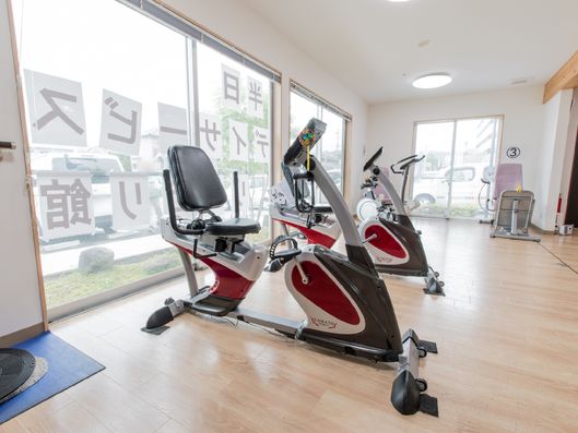 3台のサイクリングマシン