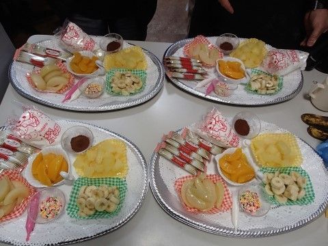 おたのしみの時間。ティータイムにはご入居者様同士のおしゃべりも盛り上がります。