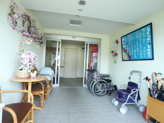 エントランス前