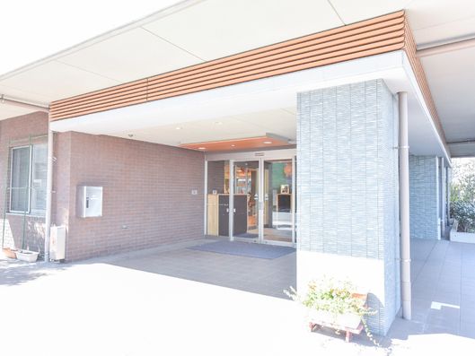 建物エントランス外観