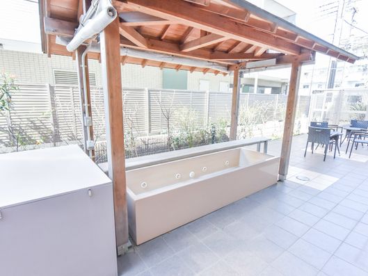 庭テラスの足湯