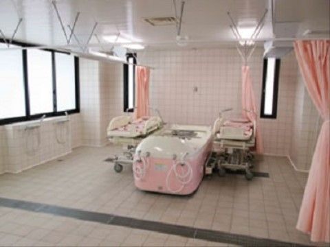 清潔な広々浴室