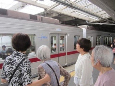 入居者がレクリエーションをしている様子