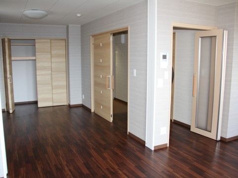 「サービス付き高齢者向け住宅たけしま」の居室。ご自宅のようにお過ごしいただける空間。