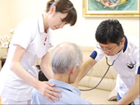 医療ケアを受ける入居者