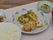 主食、汁物、主菜、副菜と栄養バランスのとれた食事が出されている。適量や食べやすい大きさなども考えて料理が作られている。