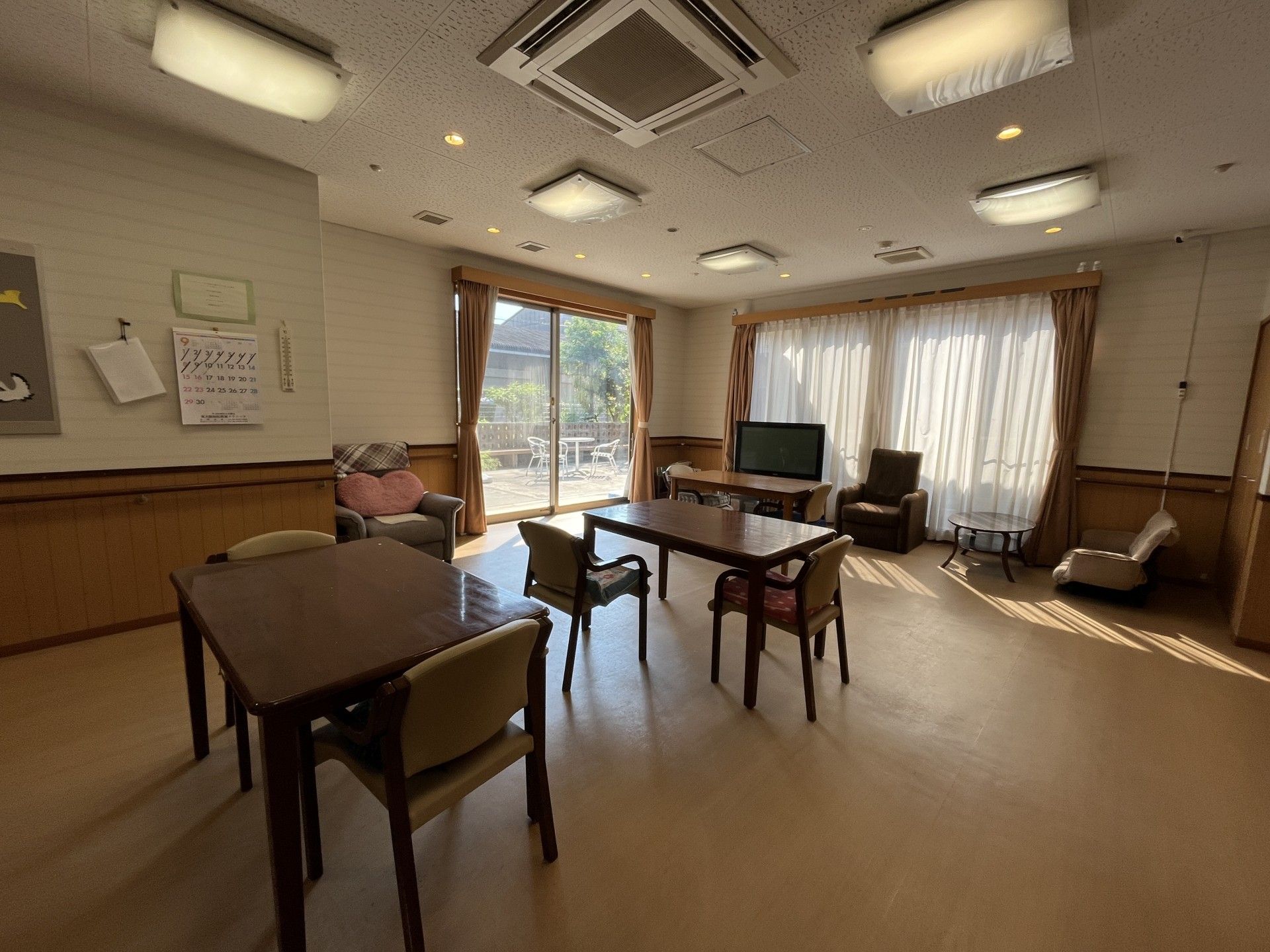 施設で行われているレクリエーションを楽しんでいる入居者様