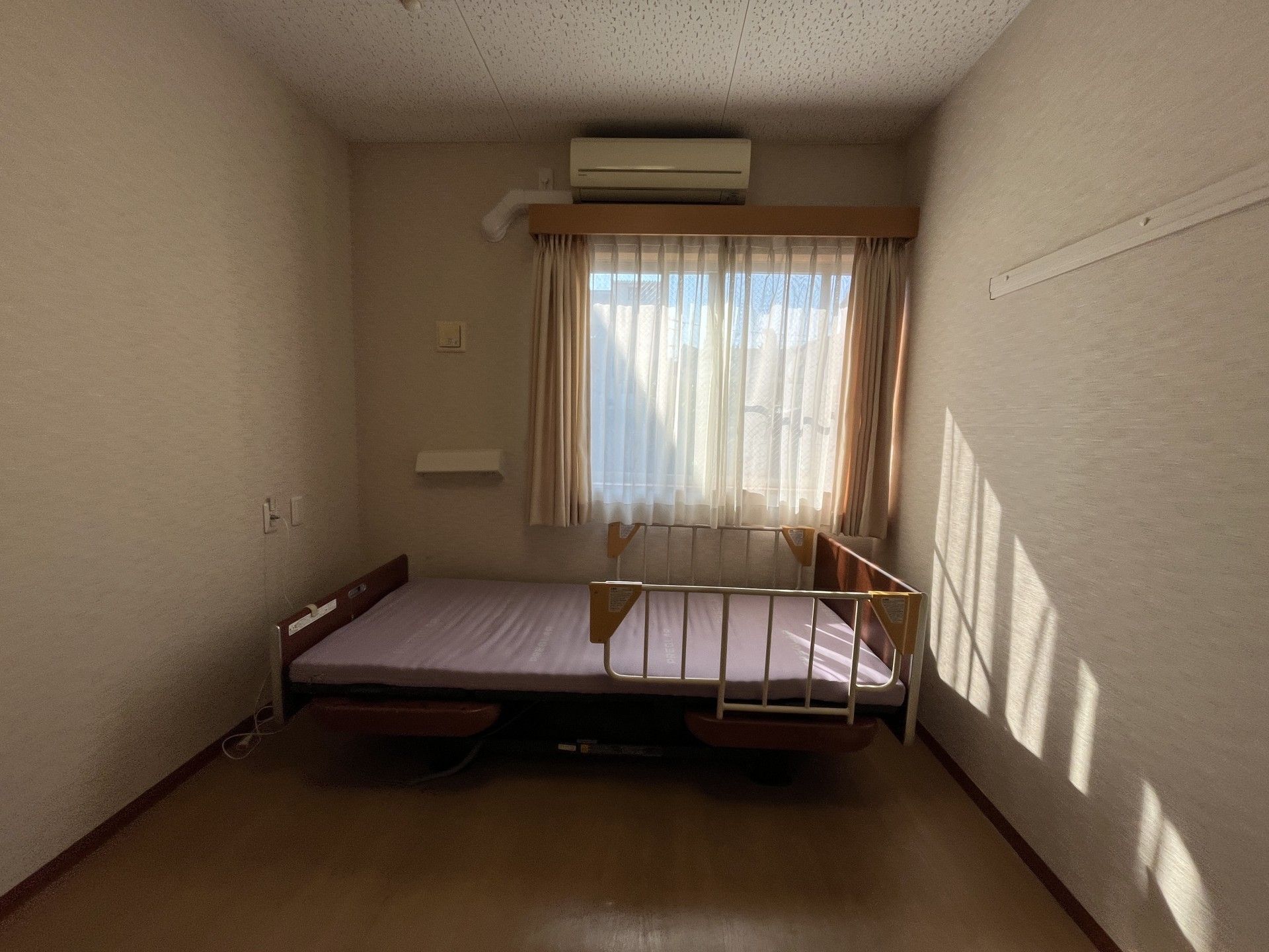 快適な個室の寝室