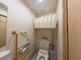 バリアフリー設計のトイレ空間