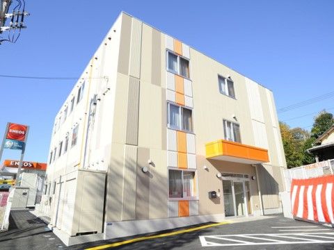 明るい外観の居宅