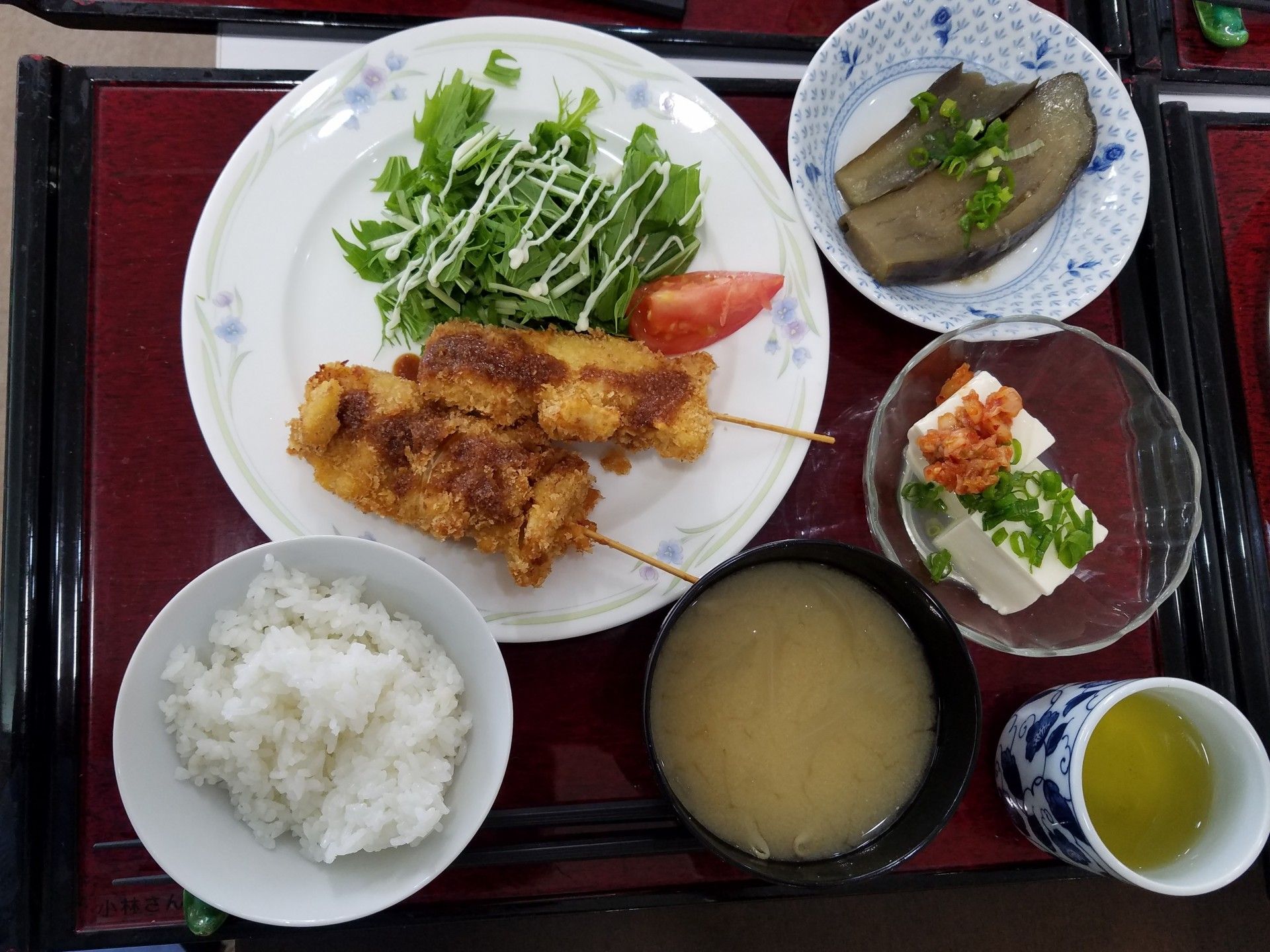 彩り豊かな食事の一例