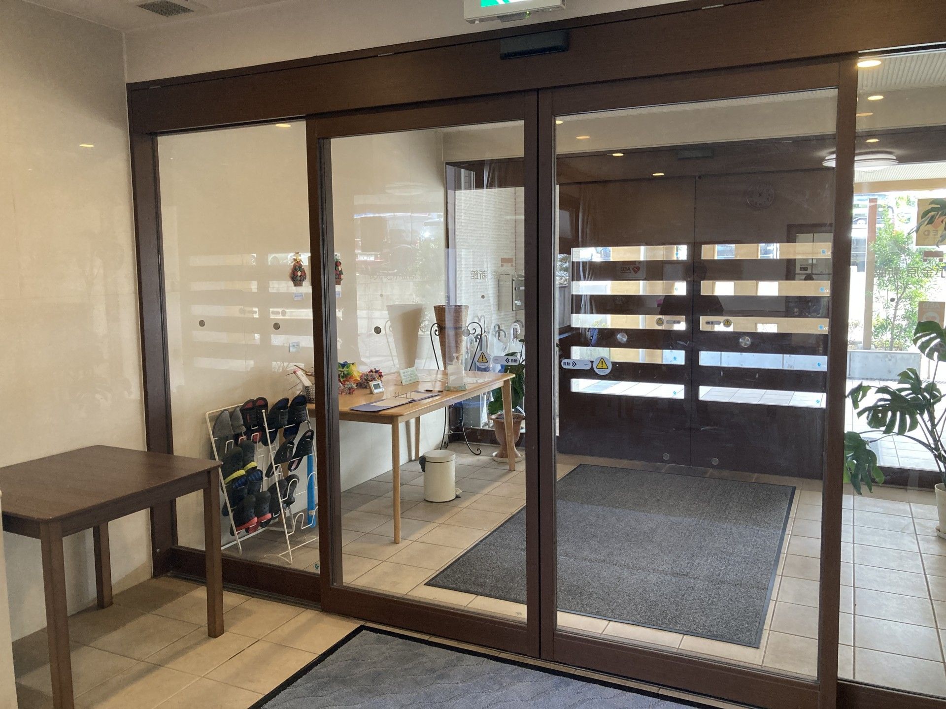 広い玄関の様子