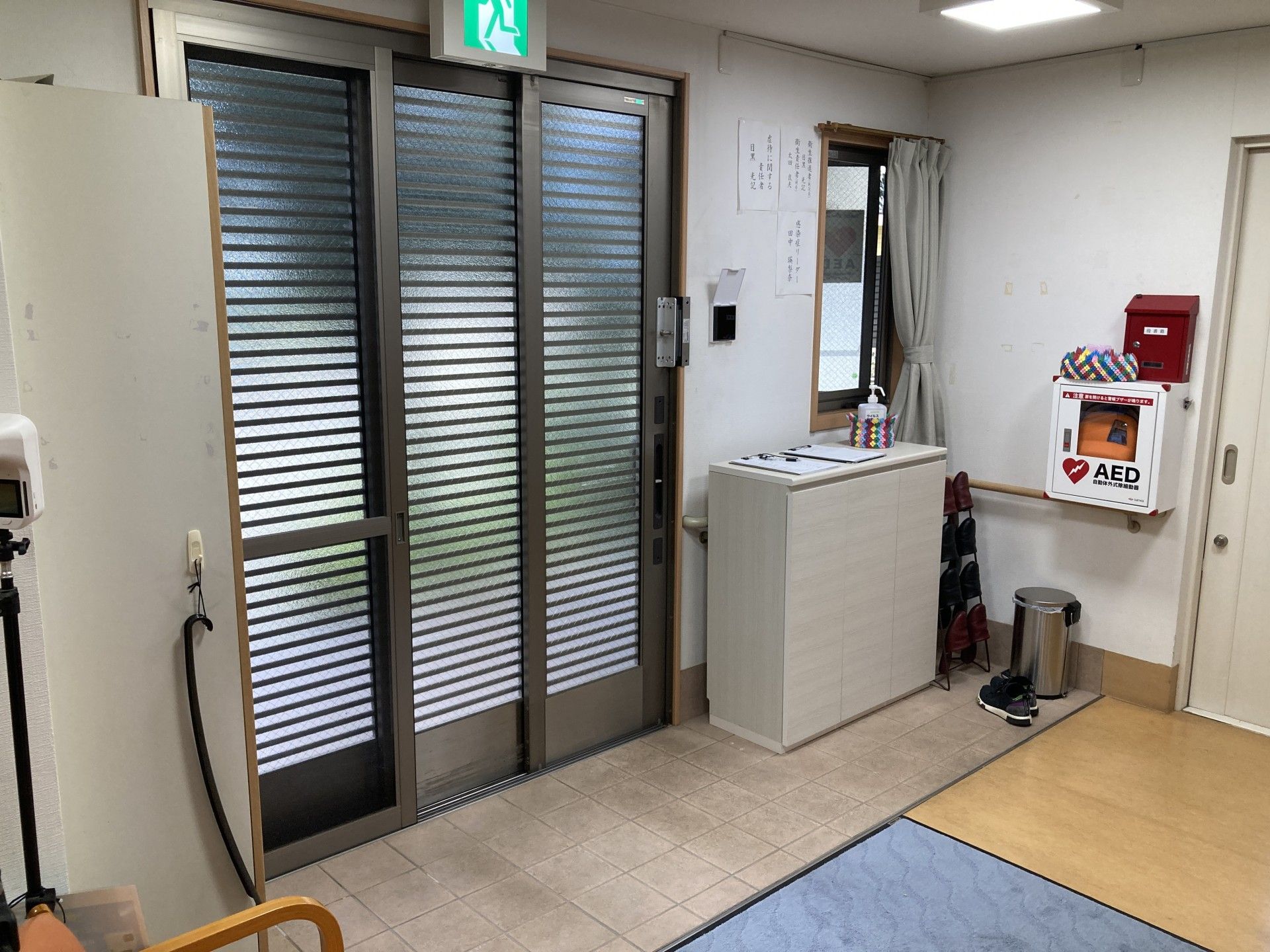 安全設備が整った出入口