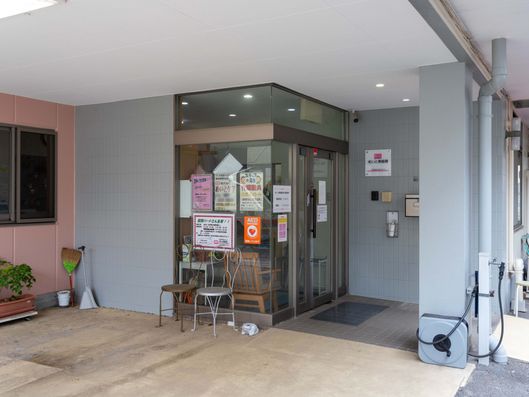 ** エントランス