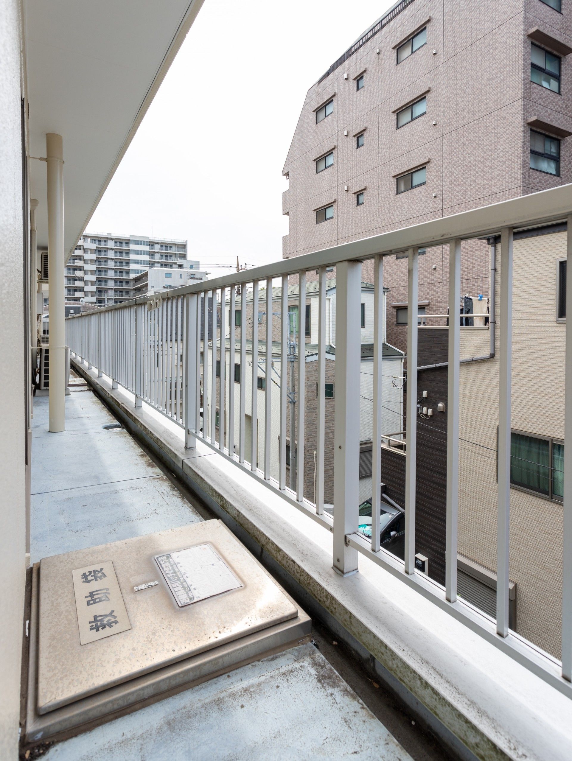 安全設備のある通路