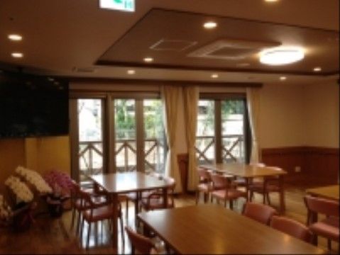 毎日、気の合ったお友達とおしゃべりしたりしながら、栄養面や体調面にも配慮されたお食事を楽しく召し上がっていただける。