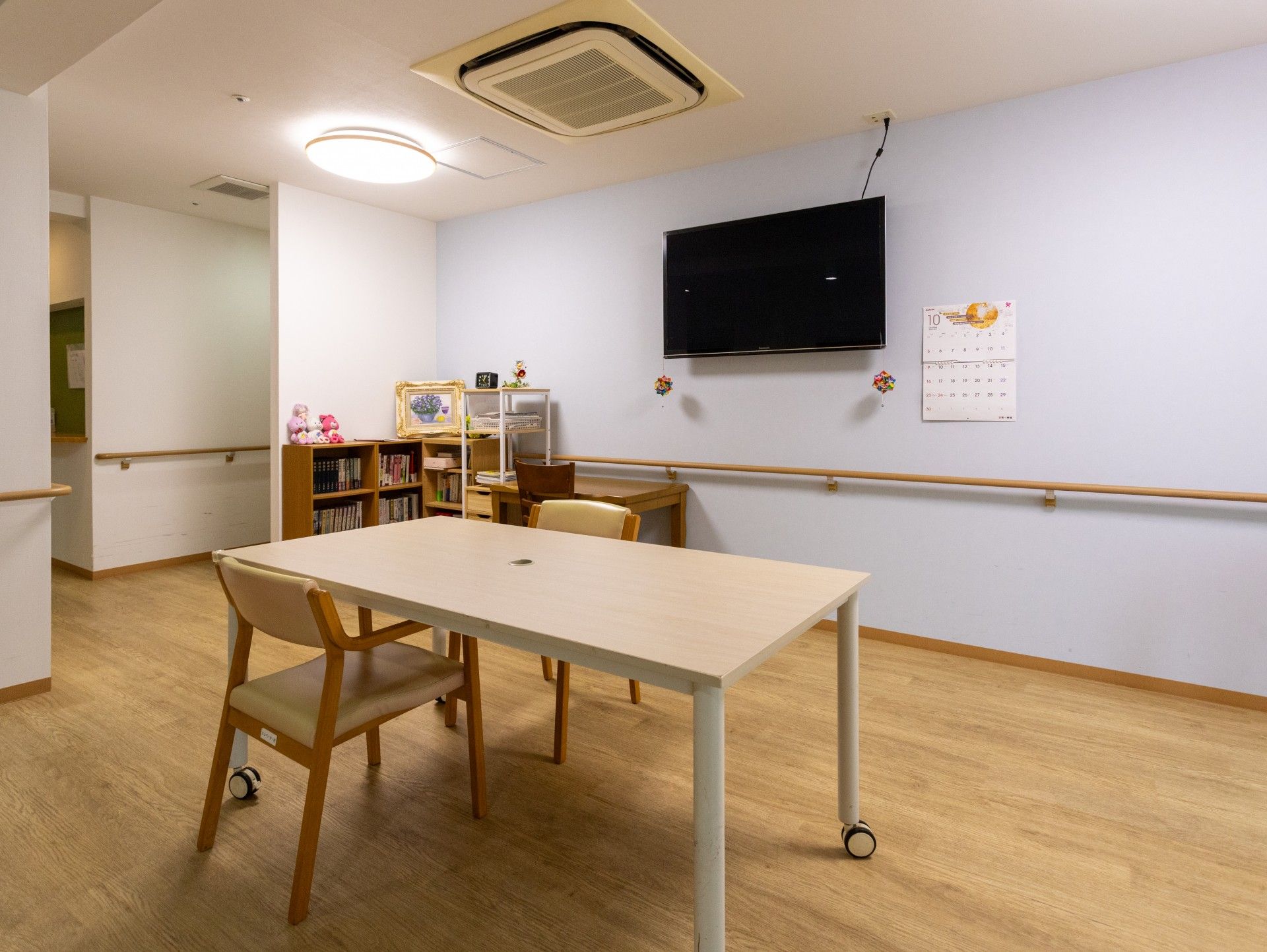 落ち着いた雰囲気の部屋