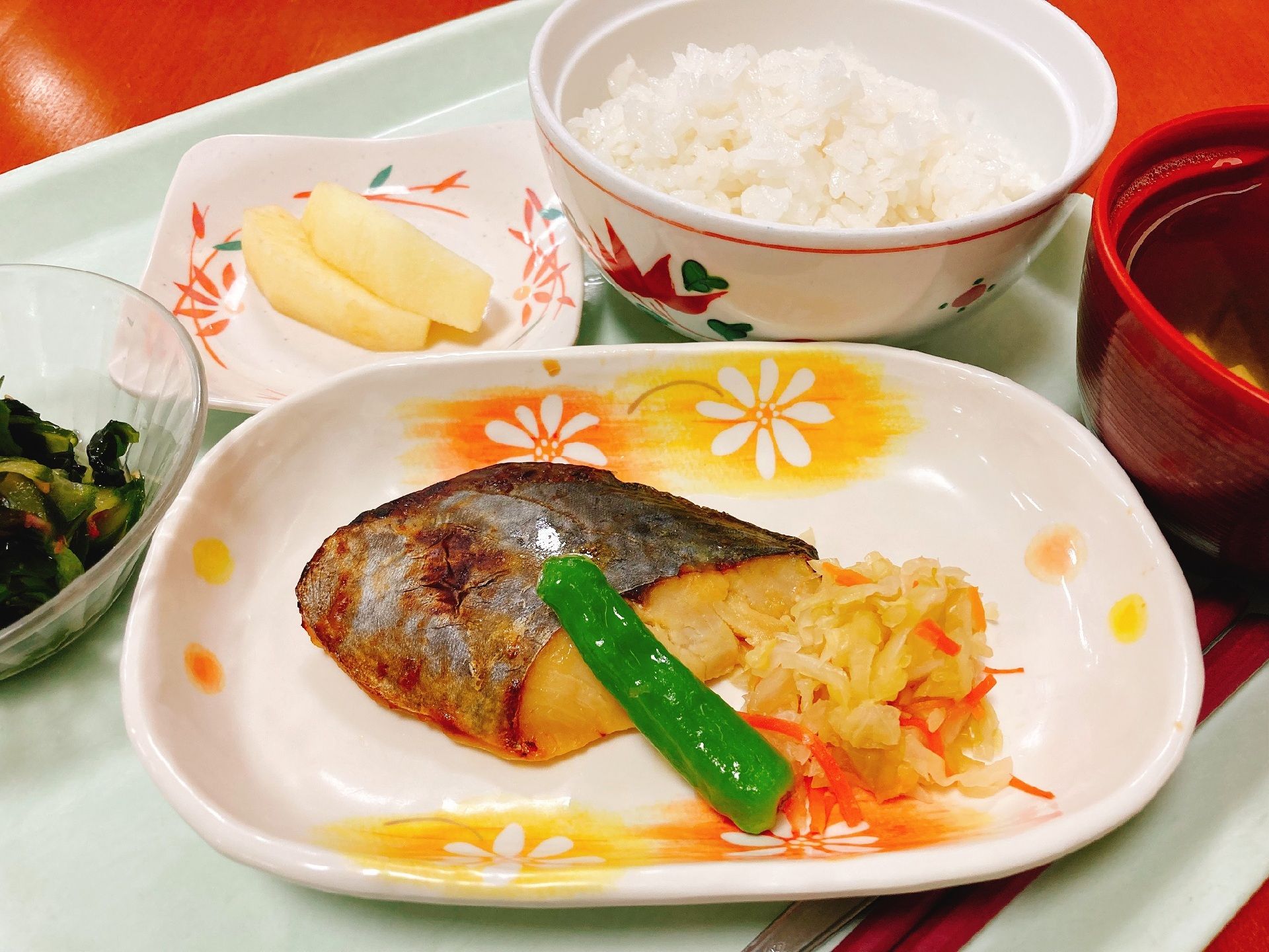 サバとご飯の定食