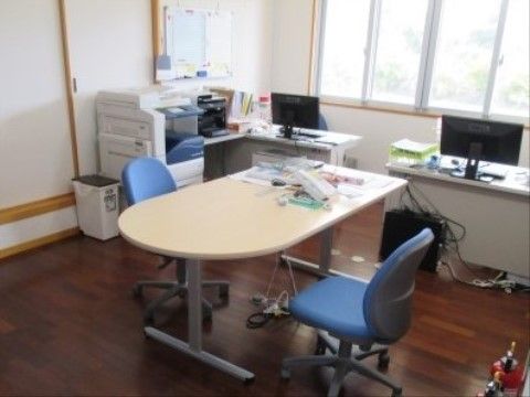 「グループホーム来間」の相談スペース。コミュニケーションを大事にしている。