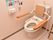 お体の不自由な方でも安心してご利用いただけるよう様々に工夫されたトイレ内。有事の際の呼び出しボタンも設置されている。