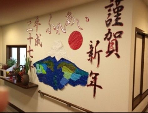 廊下の壁飾りと手すり