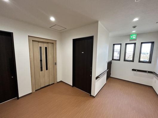 2階エレベーターホール