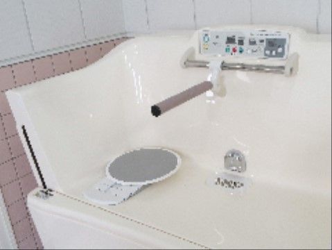 快適な設備の浴室