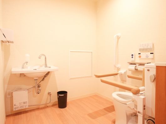 手すり付きトイレ