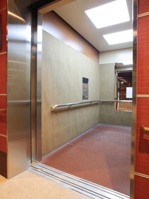 エレベーター