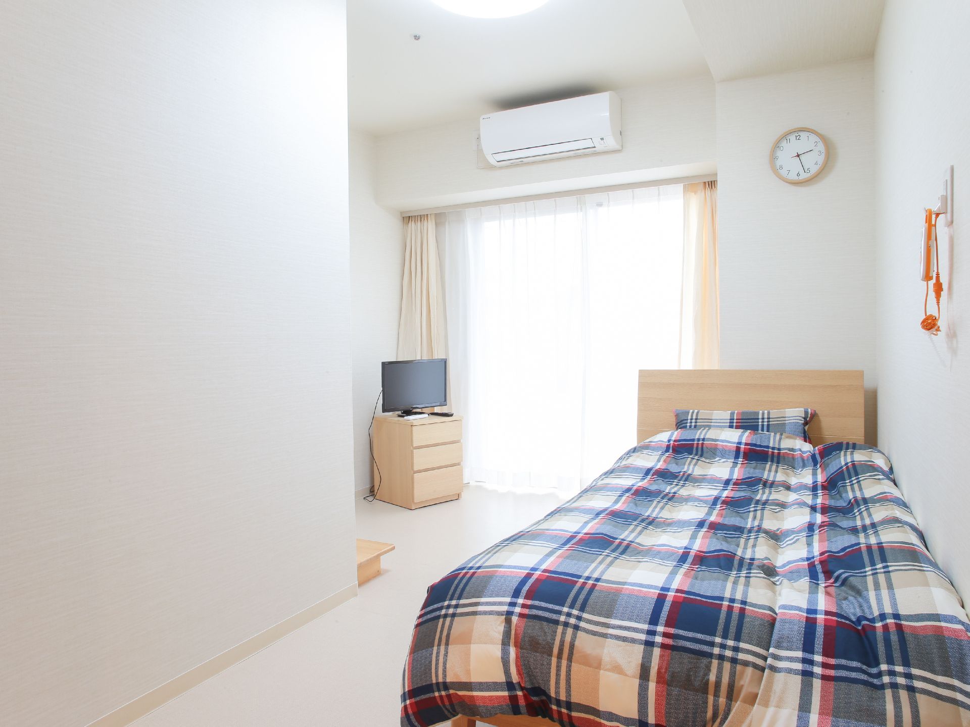 エアコンが設置された、１年中快適に過ごすことができる居室