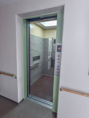 エレベーター