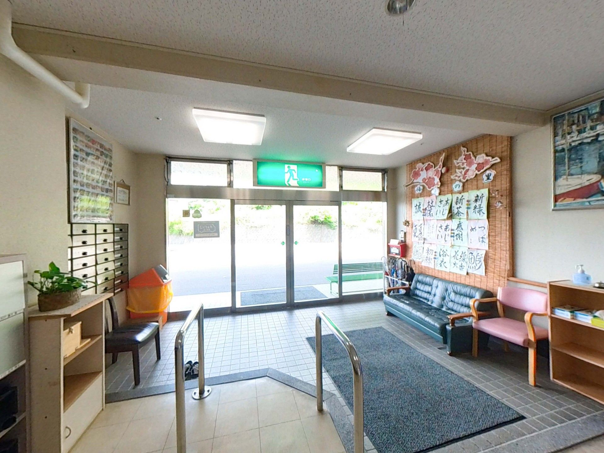 明るいエントランス