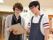 スタッフと入居者様のご家族様が交流している。来訪者様には、スタッフが分かりやすく施設の紹介をしている。