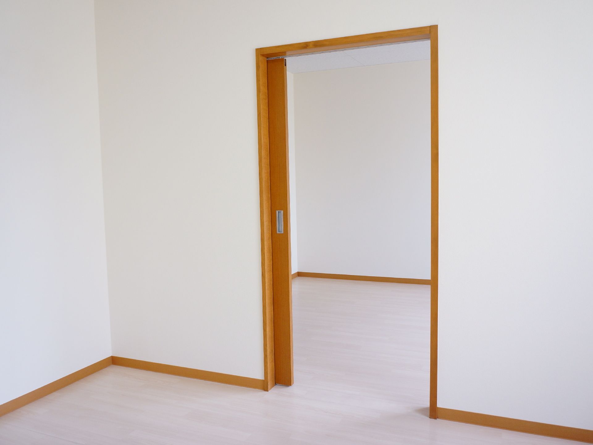 二間続きの2人用の個室がある。2つの部屋は引き戸仕切られており、車いすでもストレスなく行き来できる。